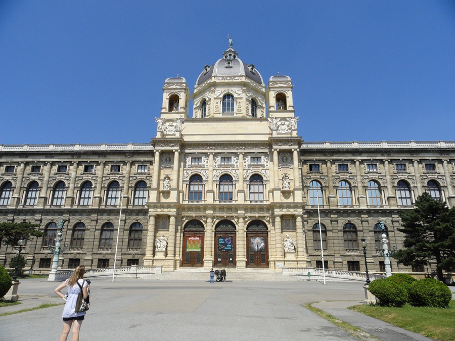 ViennaCityHall2.jpg