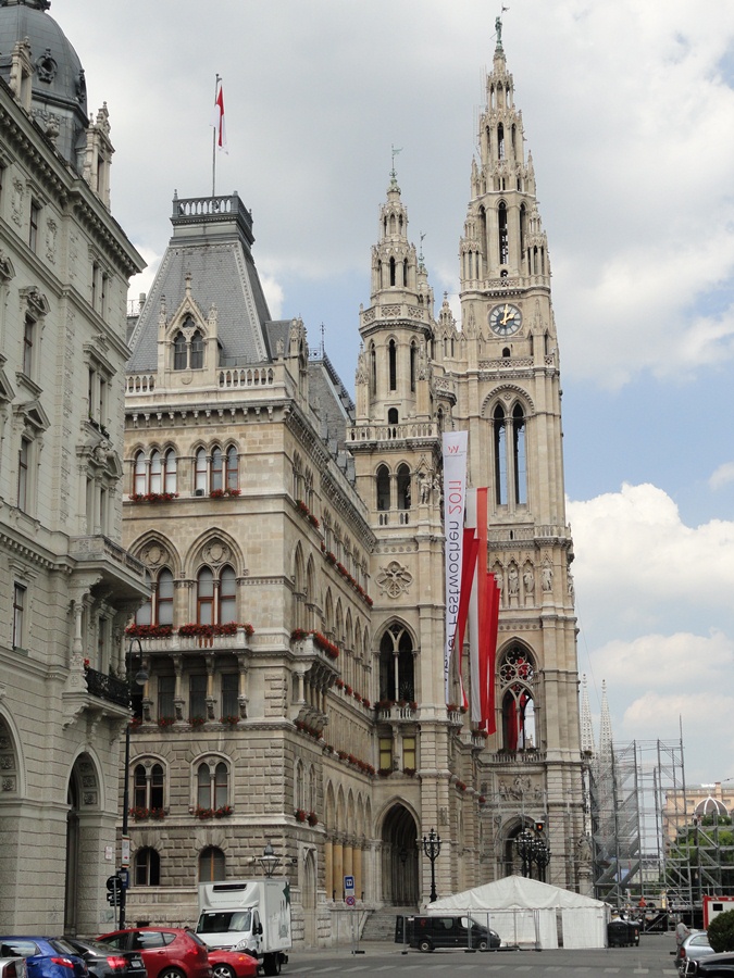 ViennaCityHall2.jpg